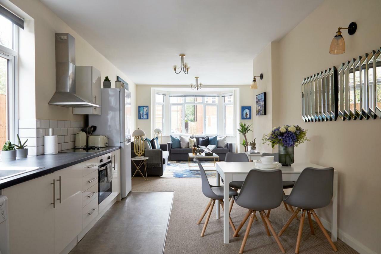 Aisiki Living At Alexandra Road, 2 Bedrooms & 2 Bathrooms With King Or Twin Beds And With Free Wi-Fi & Parking Watford  Kültér fotó