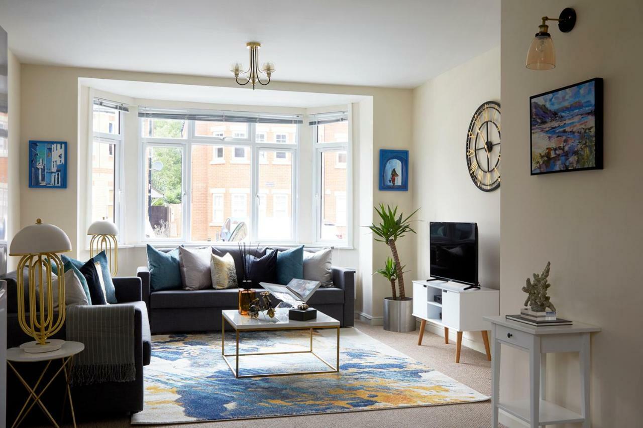 Aisiki Living At Alexandra Road, 2 Bedrooms & 2 Bathrooms With King Or Twin Beds And With Free Wi-Fi & Parking Watford  Kültér fotó